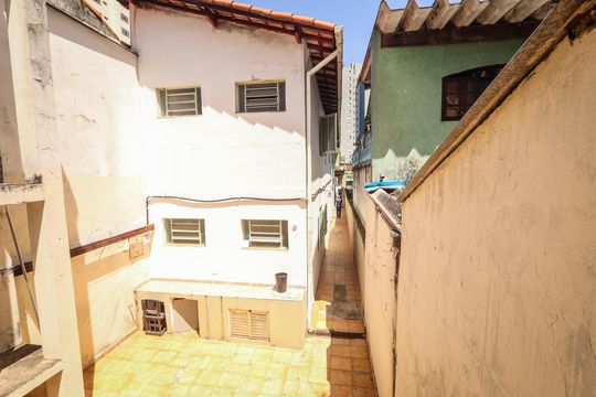 Quintal de casa à venda com 5 quartos, 236m² em Chácara Agrindus, Taboão da Serra