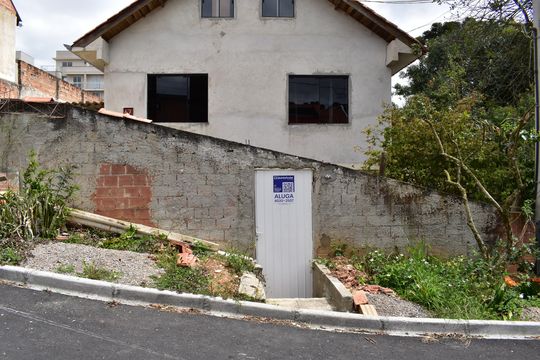 Fachada  de casa para alugar com 2 quartos, 63m² em Abranches, Curitiba