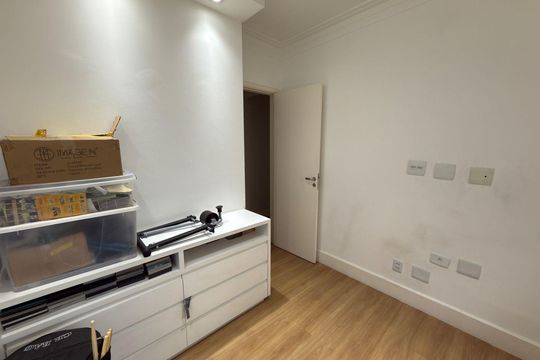Quarto 3 de apartamento para alugar com 3 quartos, 94m² em Vila Andrade, São Paulo
