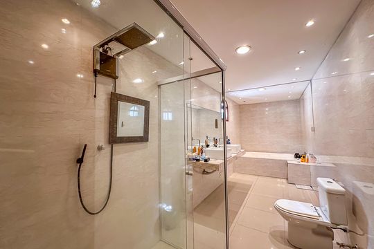 Banheiro da Suíte de casa à venda com 3 quartos, 810m² em Botafogo, Rio de Janeiro
