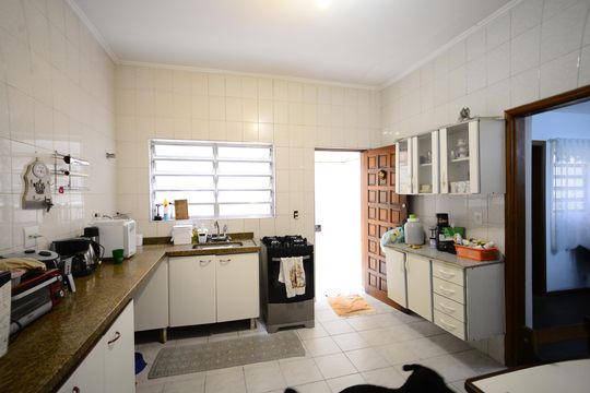 Cozinha de casa à venda com 3 quartos, 248m² em Vila Monumento, São Paulo