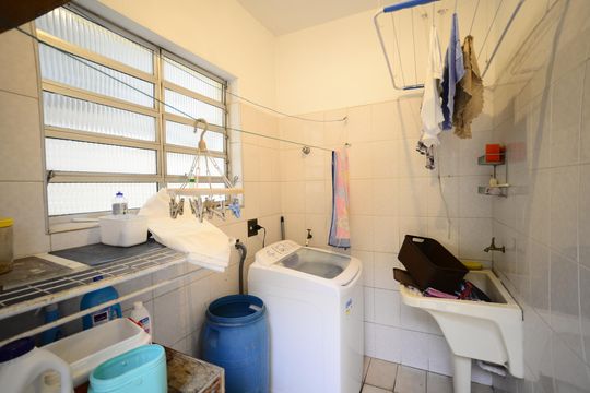 Área de Serviço de casa à venda com 3 quartos, 248m² em Vila Monumento, São Paulo