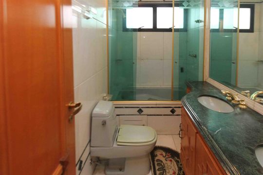 Banheiro da Suíte de apartamento à venda com 3 quartos, 310m² em Jardim Avelino, São Paulo