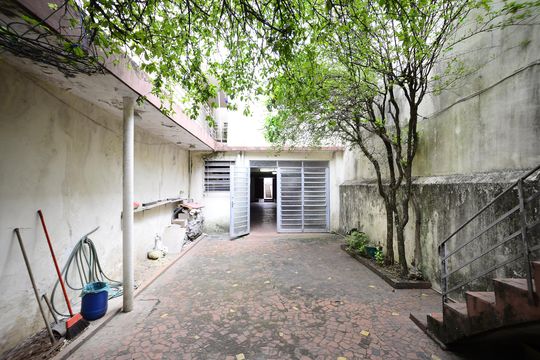 Área Externa de casa à venda com 3 quartos, 320m² em Jardim da Gloria, São Paulo