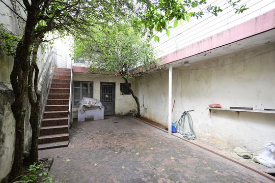 Área Externa de casa à venda com 3 quartos, 320m² em Jardim da Gloria, São Paulo