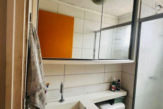 Banheiro de apartamento à venda com 2 quartos, 48m² em Santa Maria, Osasco