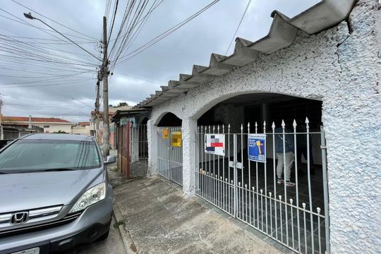 Fachada de casa à venda com 3 quartos, 100m² em Rio Pequeno, São Paulo