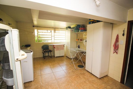 Área de Serviço de casa à venda com 4 quartos, 280m² em Teresópolis, Porto Alegre