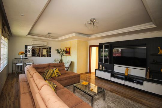 Casa à venda com 4 quartos, 280m² em Teresópolis, Porto Alegre
