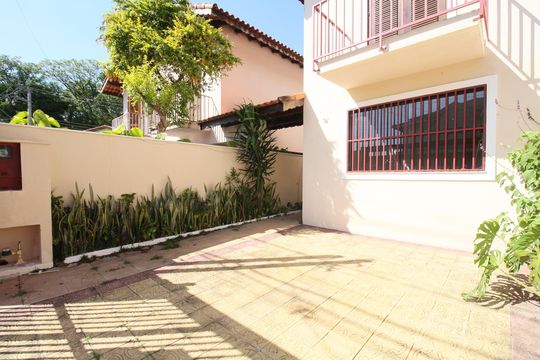 Garagem de casa à venda com 3 quartos, 95m² em Vila Sonia, São Paulo