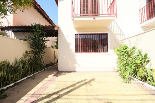 Garagem de casa à venda com 3 quartos, 95m² em Vila Sonia, São Paulo