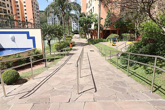 Área comum - Corrimão de apartamento à venda com 2 quartos, 62m² em Jardim Carvalho, Porto Alegre