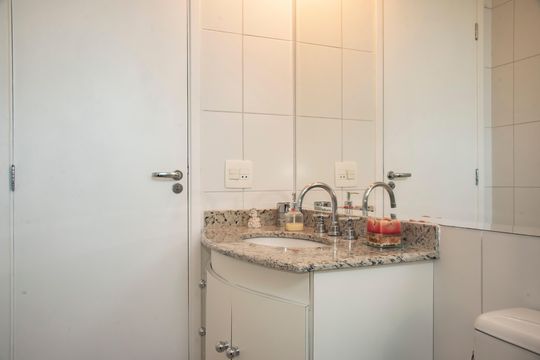 Banheiro da Suíte de apartamento à venda com 2 quartos, 69m² em Chácara Inglesa, São Paulo
