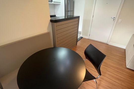 Sala de apartamento à venda com 2 quartos, 57m² em Fazenda Santa Cândida, Campinas