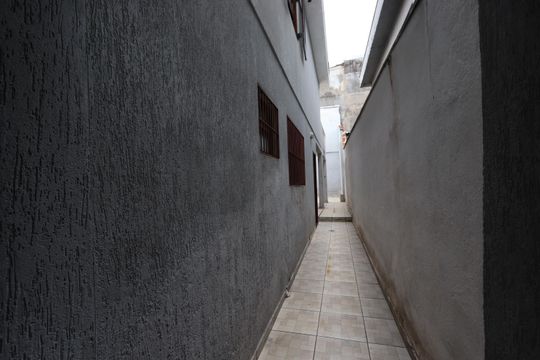 Corredor Externo de casa à venda com 3 quartos, 195m² em Parque Santa Madalena, São Paulo