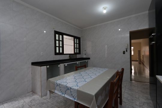 Cozinha de casa à venda com 3 quartos, 195m² em Parque Santa Madalena, São Paulo