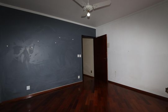Quarto 2 de casa à venda com 3 quartos, 195m² em Parque Santa Madalena, São Paulo