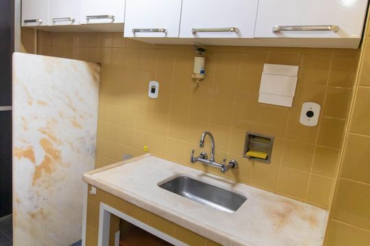 Cozinha e Área de Serviço de apartamento à venda com 2 quartos, 65m² em Santa Rosa, Niterói