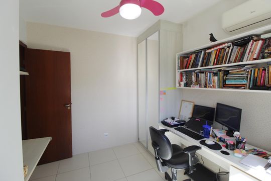 Quarto  de apartamento à venda com 3 quartos, 145m² em Jardim Itu, Porto Alegre