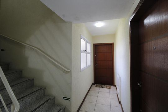 Corredor de apartamento à venda com 3 quartos, 145m² em Jardim Itu, Porto Alegre