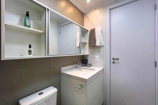 Banheiro de kitnet/studio para alugar com 1 quarto, 24m² em Vila Mariana, São Paulo