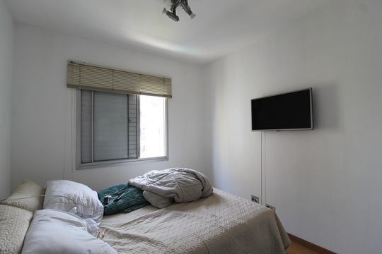 Quarto 1 de apartamento à venda com 2 quartos, 121m² em Indianópolis, São Paulo