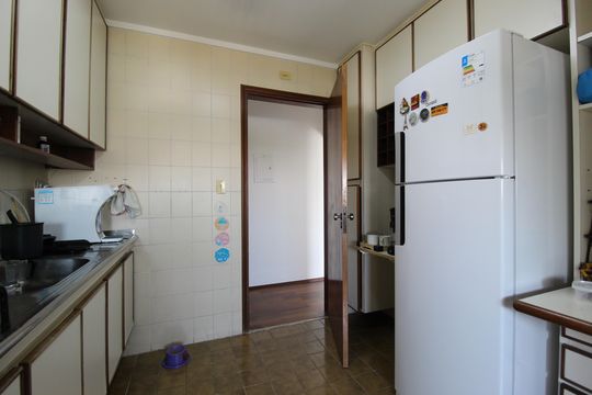 Cozinha de apartamento à venda com 2 quartos, 121m² em Indianópolis, São Paulo