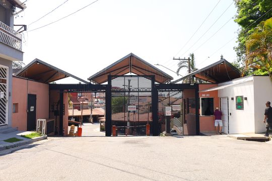 Fachada do condomínio de casa de condomínio para alugar com 3 quartos, 185m² em Fazenda Aricanduva, São Paulo