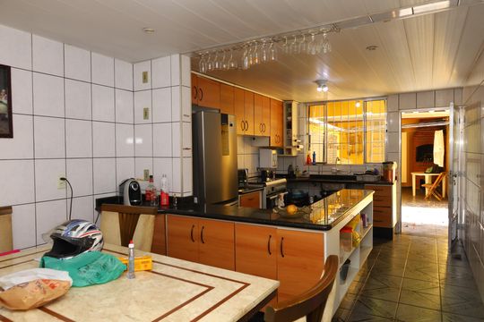 Cozinha de casa de condomínio para alugar com 3 quartos, 185m² em Fazenda Aricanduva, São Paulo