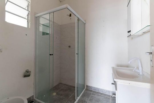 Banheiro Social de apartamento para alugar com 2 quartos, 100m² em Vila Brasilina, São Paulo