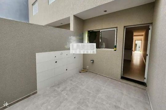 Casa à venda com 3 quartos, 100m² em Vila Tiradentes, São Paulo