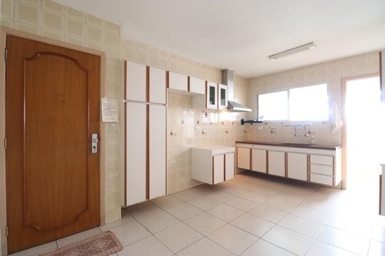 Cozinha de apartamento à venda com 4 quartos, 250m² em Perdizes, São Paulo