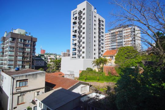 Sala - Vista de apartamento para alugar com 2 quartos, 80m² em Rio Branco, Porto Alegre