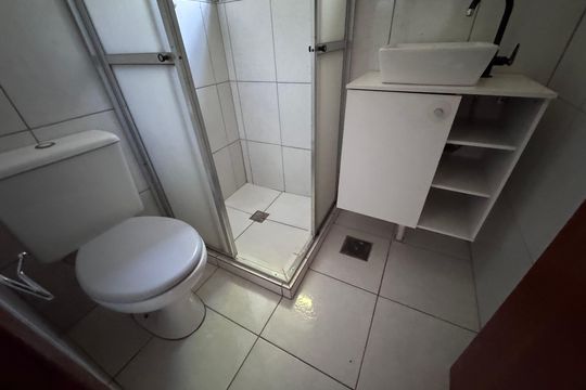 Banheiro de apartamento à venda com 2 quartos, 50m² em Rio dos Sinos, São Leopoldo