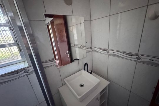 Banheiro de apartamento à venda com 2 quartos, 50m² em Rio dos Sinos, São Leopoldo