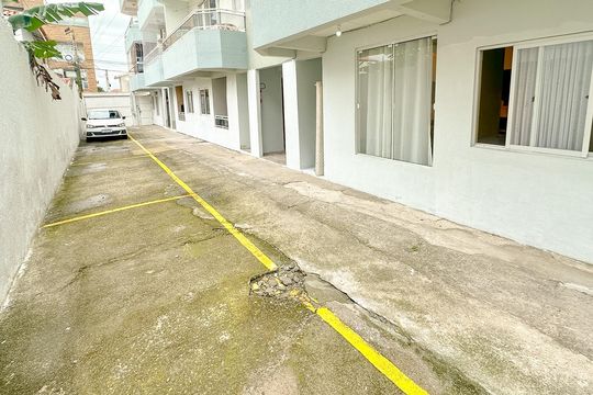 Garagem de apartamento para alugar com 2 quartos, 65m² em Ingleses Norte, Florianópolis