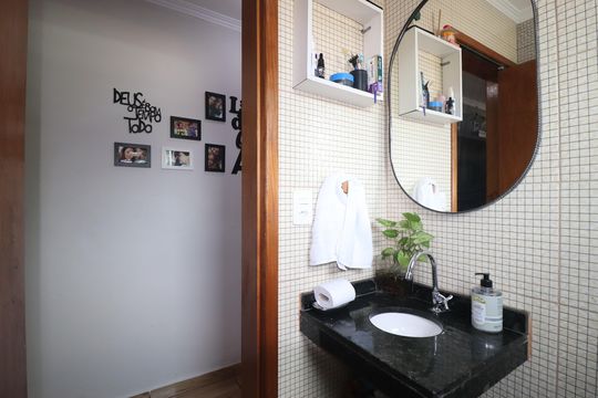 Banheiro de apartamento à venda com 2 quartos, 100m² em Jardim Ana Maria, Santo André