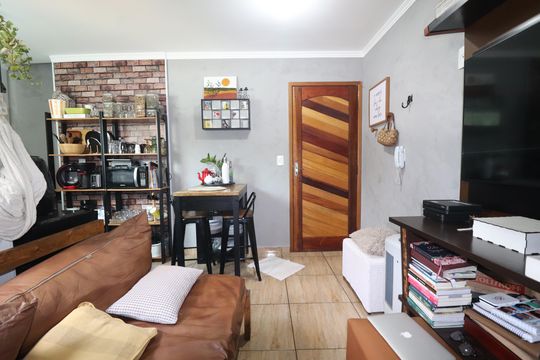 Sala de apartamento à venda com 2 quartos, 100m² em Jardim Ana Maria, Santo André