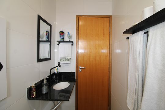 Banheiro de apartamento à venda com 2 quartos, 46m² em Chora Menino, São Paulo