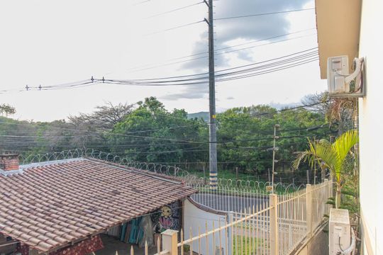 Vista da Suíte de casa à venda com 3 quartos, 170m² em Espírito Santo, Porto Alegre