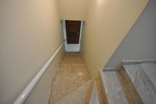 Escada de casa de condomínio à venda com 2 quartos, 90m² em Jardim Brasil (zona Norte), São Paulo