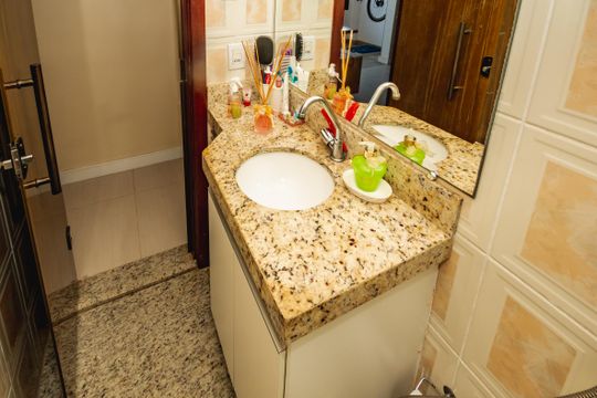 Banheiro de apartamento à venda com 3 quartos, 75m² em São Luiz, Belo Horizonte