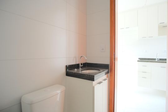 Banheiro Social de apartamento à venda com 2 quartos, 33m² em Penha de França, São Paulo