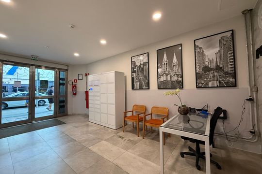 Área comum de kitnet/studio para alugar com 1 quarto, 49m² em República, São Paulo