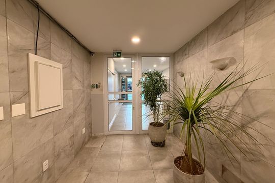 Área comum de kitnet/studio para alugar com 1 quarto, 49m² em República, São Paulo