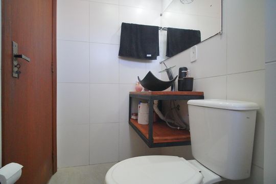 Banheiro de kitnet/studio à venda com 1 quarto, 23m² em Pátria Nova, Novo Hamburgo