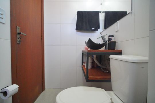Banheiro de kitnet/studio à venda com 1 quarto, 23m² em Pátria Nova, Novo Hamburgo