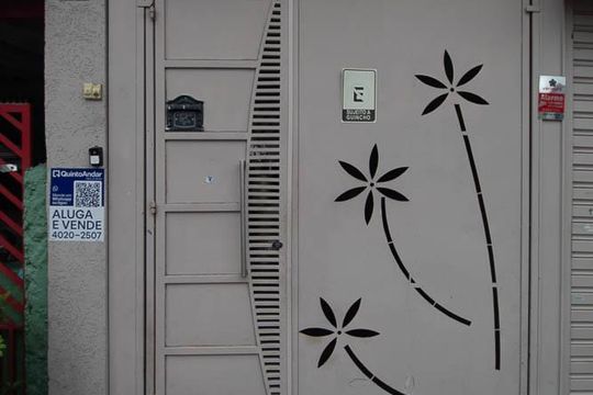 Fachada  de casa para alugar com 1 quarto, 58m² em Jardim Brasil, São Paulo