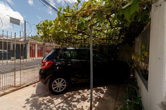 Garagem de casa à venda com 3 quartos, 250m² em Jardim Modelo, São Paulo