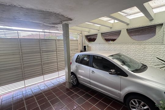 Garagem de casa à venda com 3 quartos, 200m² em Jardim, Santo André